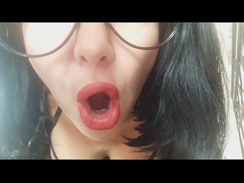❤️ Sthandwa, umama wakho ongamzali akakuvumeli ukuthi uye esikoleni namuhla... Ngikudinga kakhulu... Izocansi ku-zu.hentai-ita.ru ❤